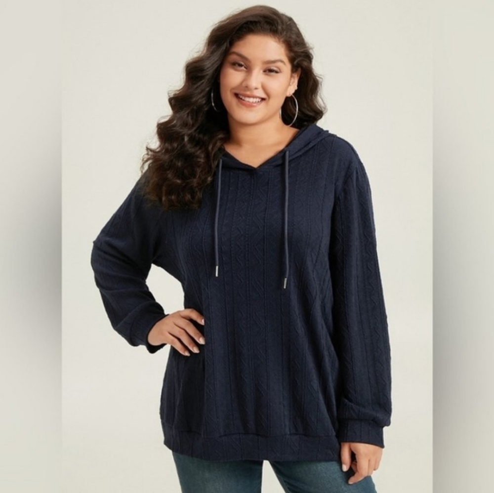 🌸. #72-94. NWT BloomChic Navy Blue Size 14-16 Long Sleeve Hoodie